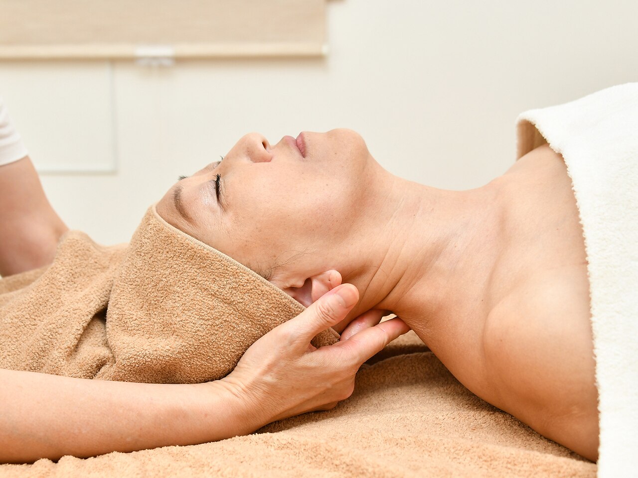 小顔リフトアップ 施術風景